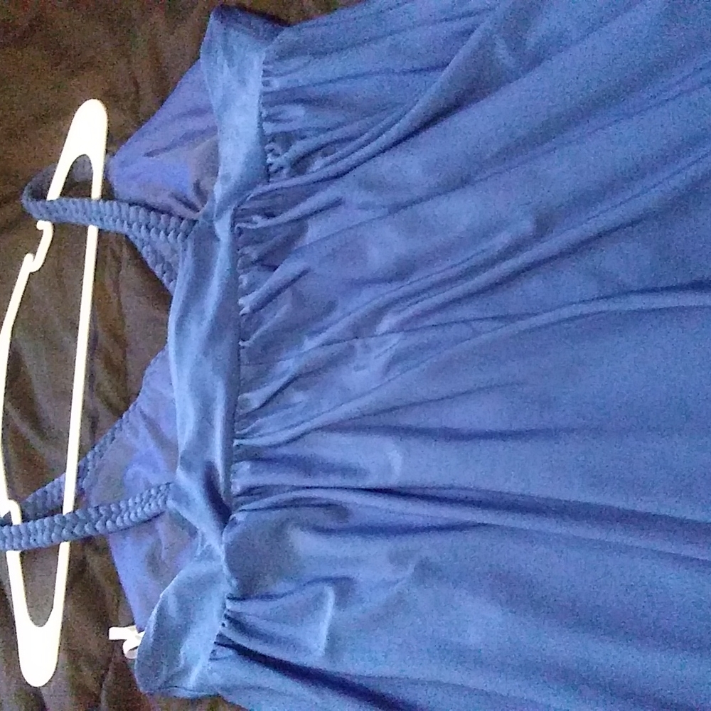 Dresses - Picture 4 of 8